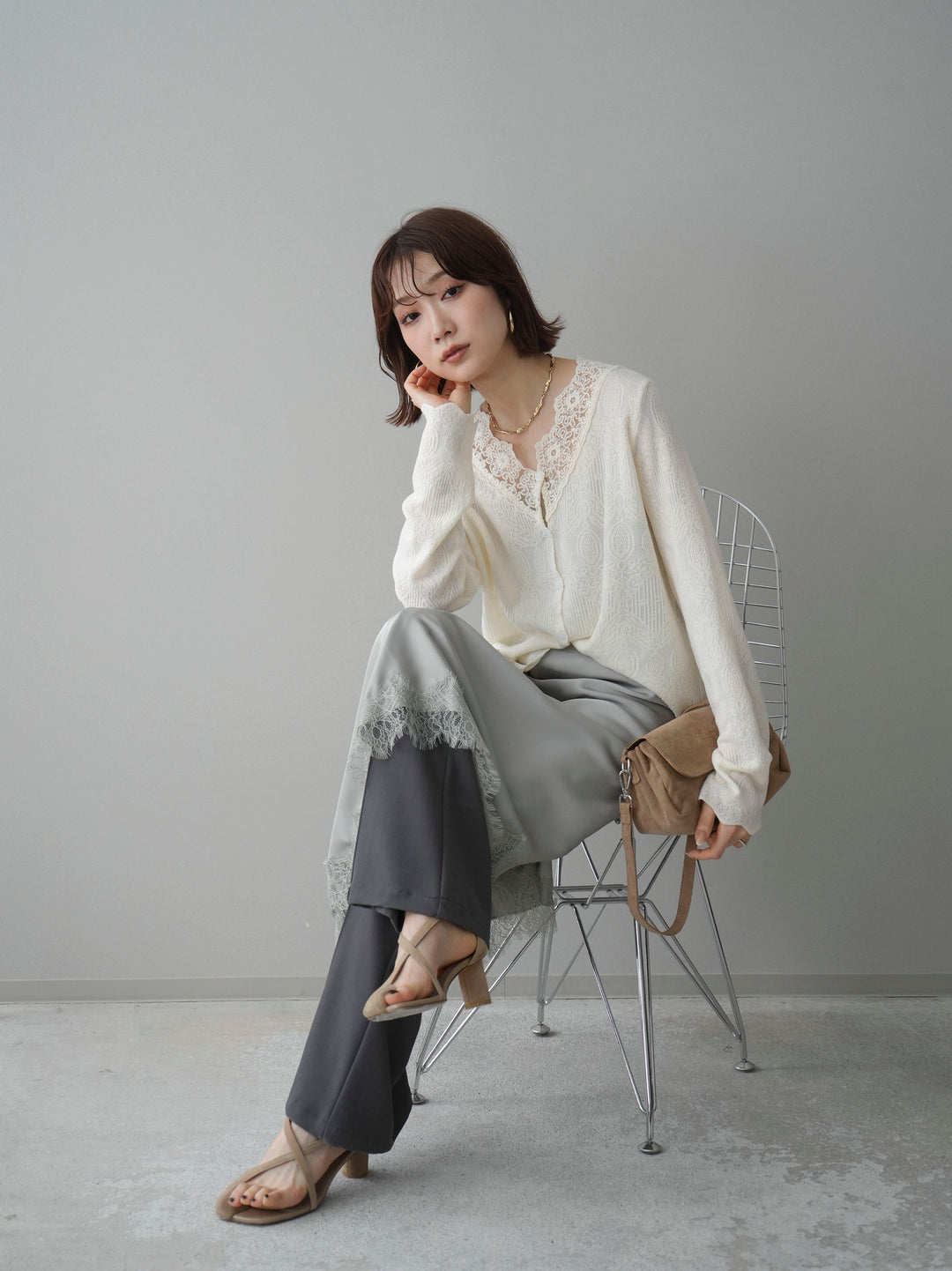 [SET]レースネックジャガードニットカーディガン+センターシームフレアパンツ+サテンライクアシメレーススカート(3set)