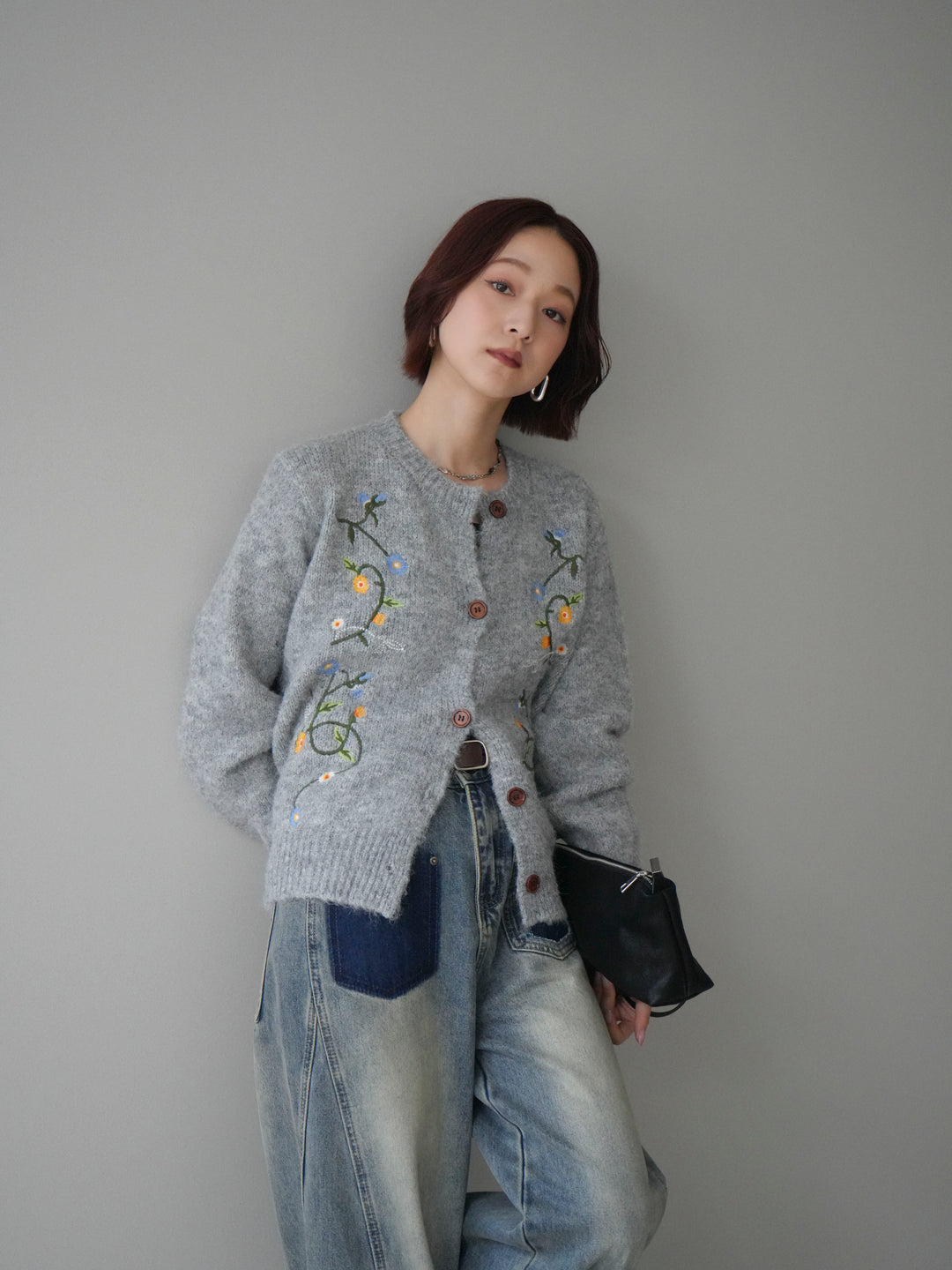 【預購】花朵刺繡針織開襟衫 / 灰色