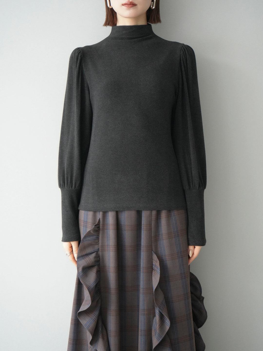 [予約]プチネックパワーショルダー起毛トップス/charcoal