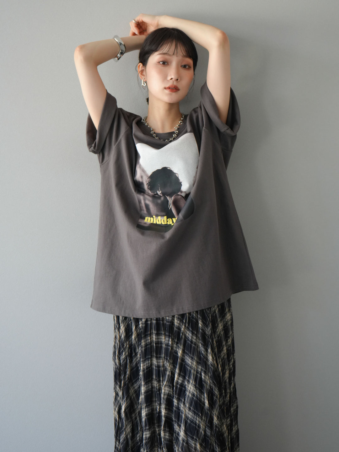 [SET]ネオンロゴフォトプリントBIG Tシャツ+シアーチェックアシンメトリーワッシャースカート(2set)