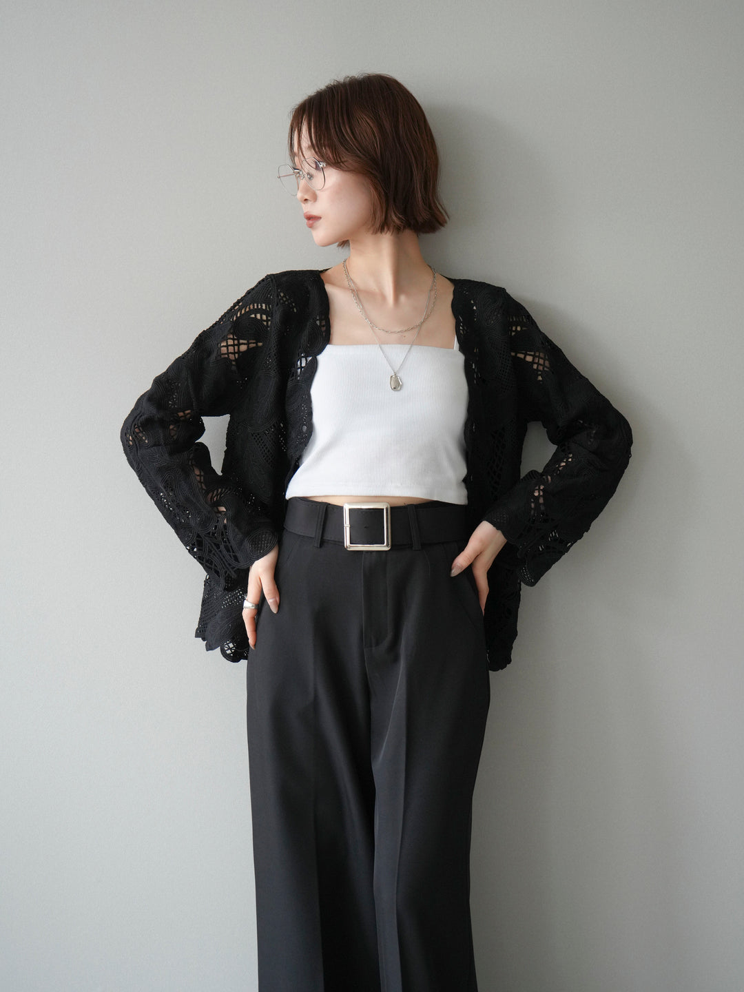 【套裝】3D蕾絲蕾絲上衣+內建胸罩羅紋抹胸吊帶背心（兩件組）