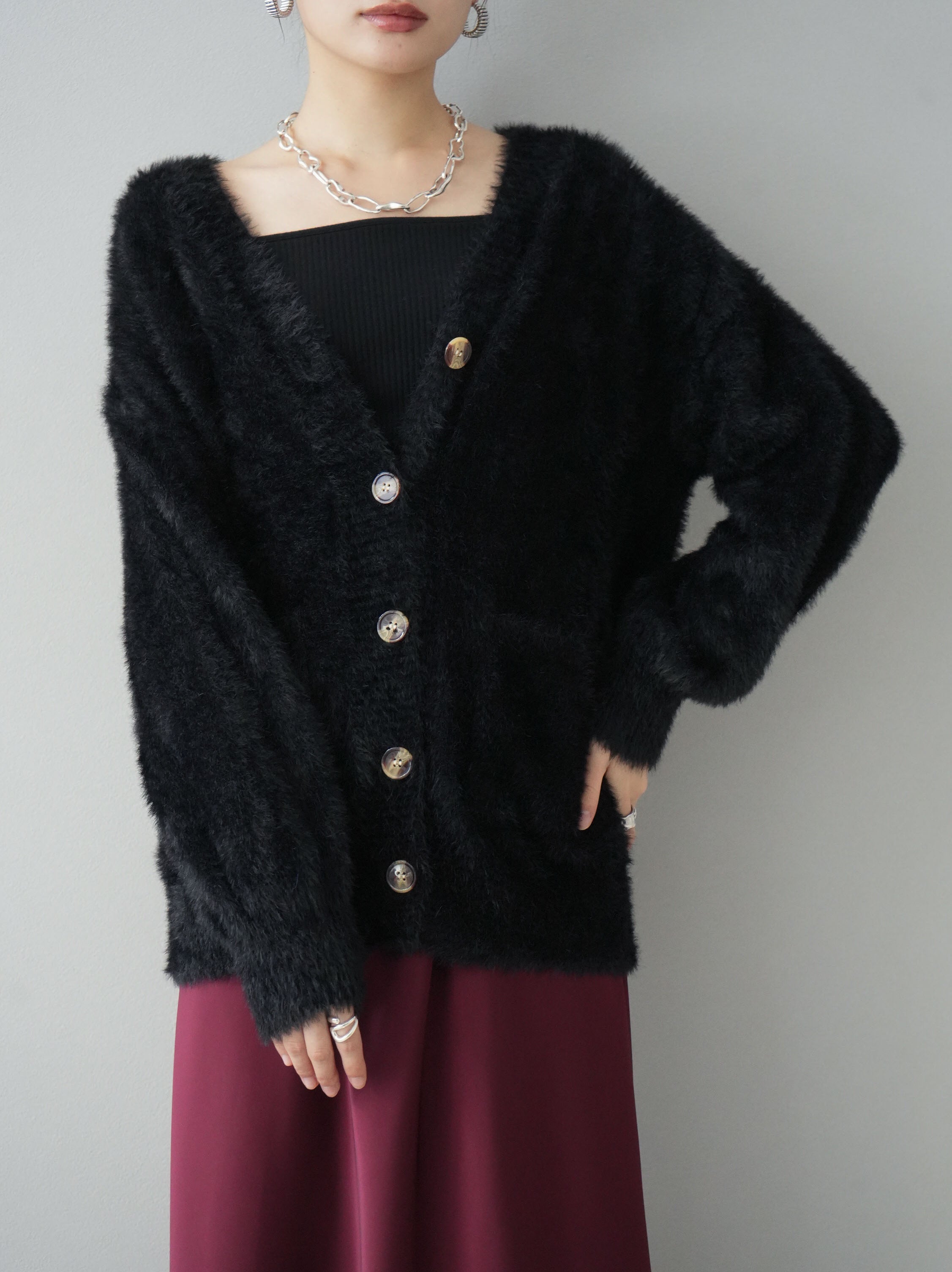 予約]マーブルボタンシャギーニットカーディガン/ブラック – Lumier