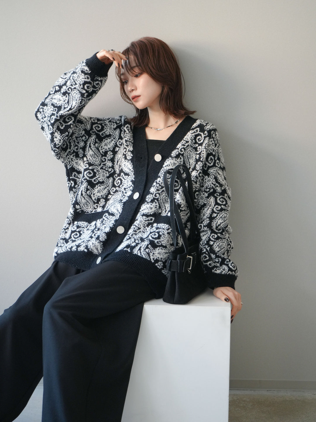 [予約]ペイズリー柄ニットカーディガン/black