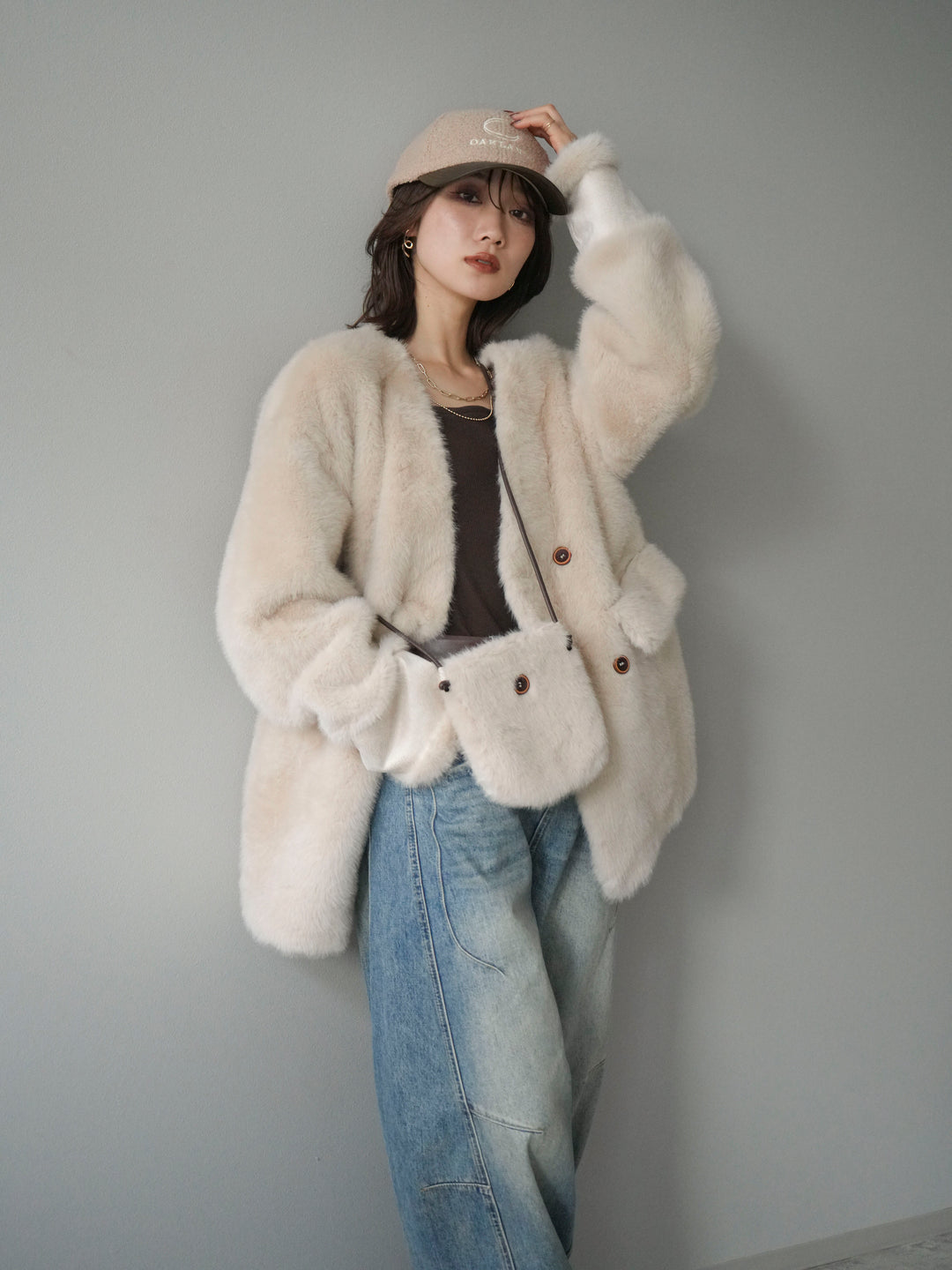 [SET]バッグ付エコファーノーカラーコート+ベルト付カーブデニムパンツ(2set)