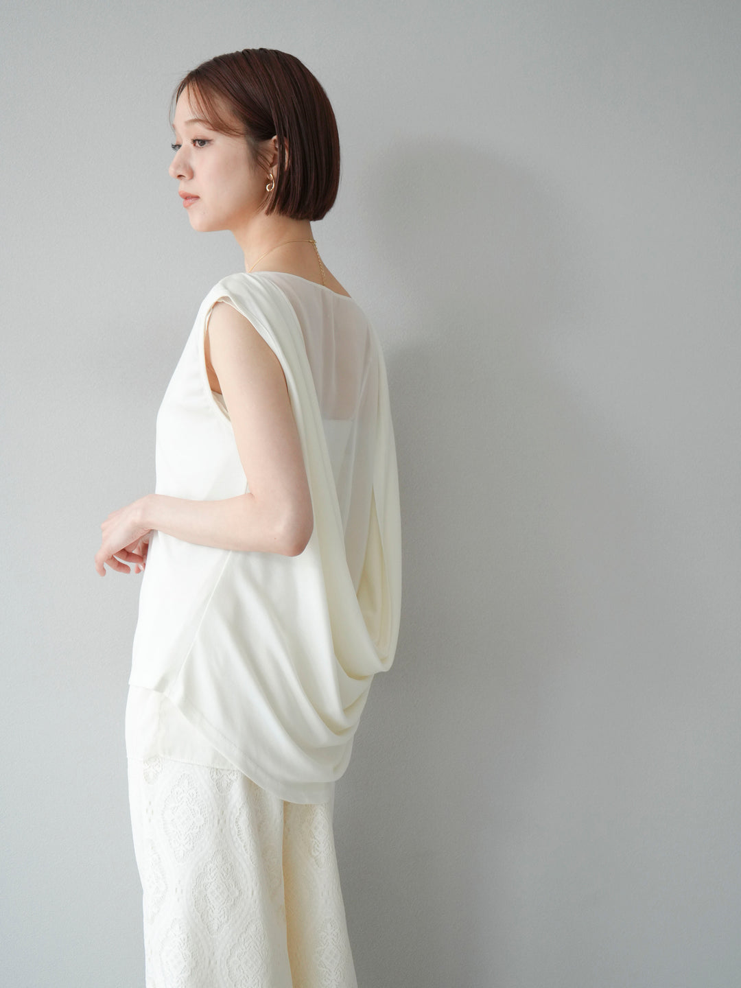 [預訂] 雙向透視多層垂墜上衣/象牙色