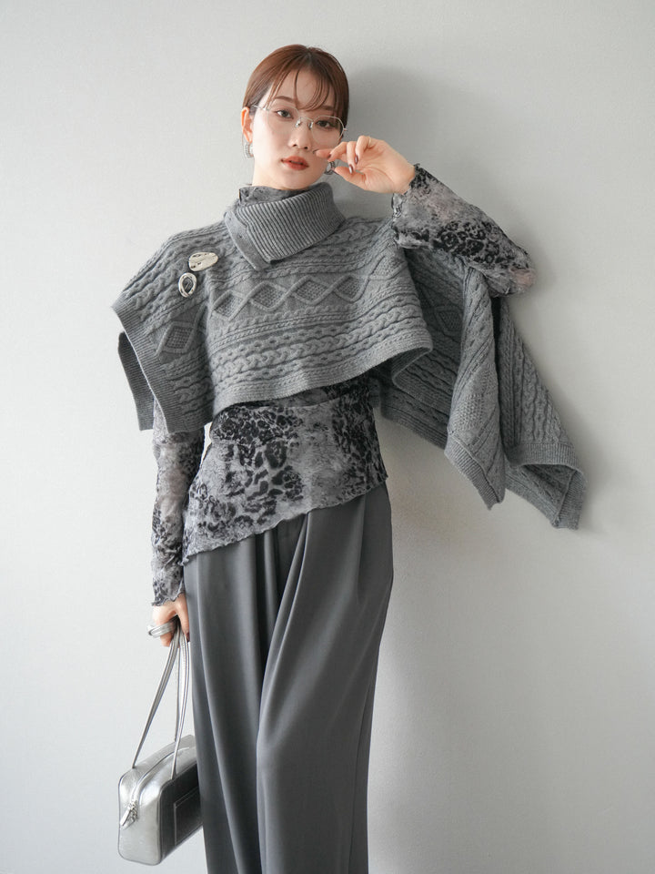 [予約]ケーブル編みニットケープ/グレー