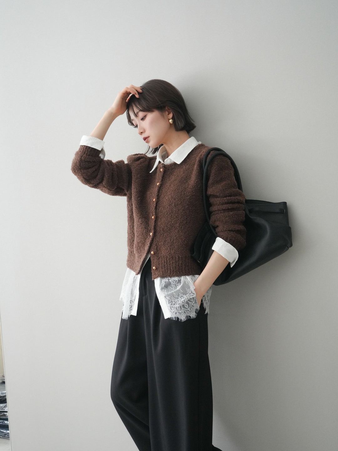 [SET]ゴールドボタンブークレニットカーディガン+総レースボリュームスリーブシャツ(2set)