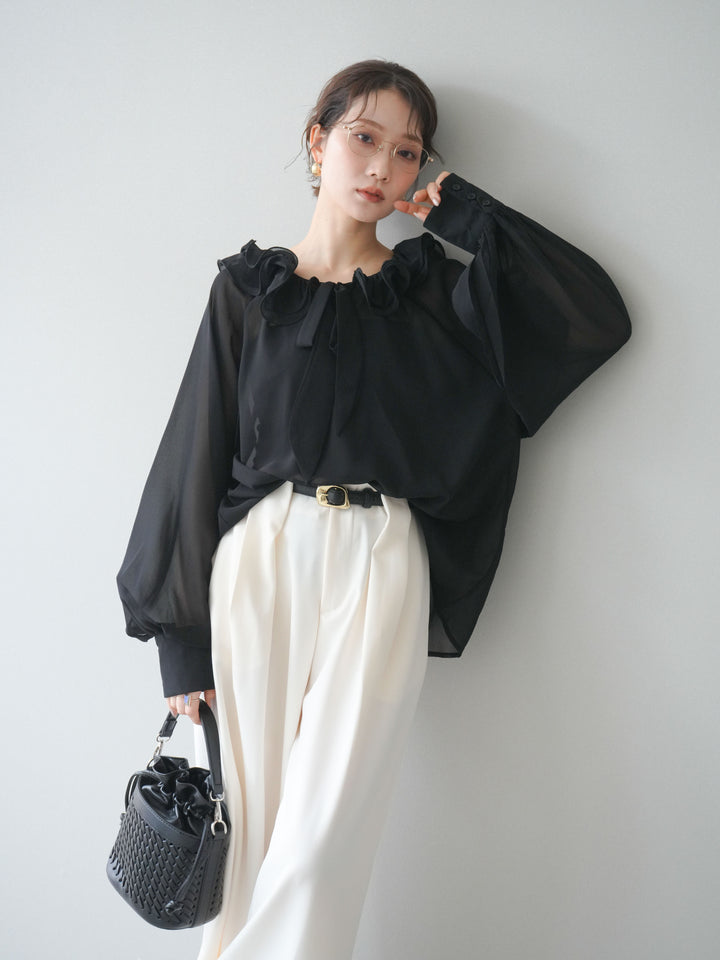 [予約]ラッフルネックシアーブラウス/black