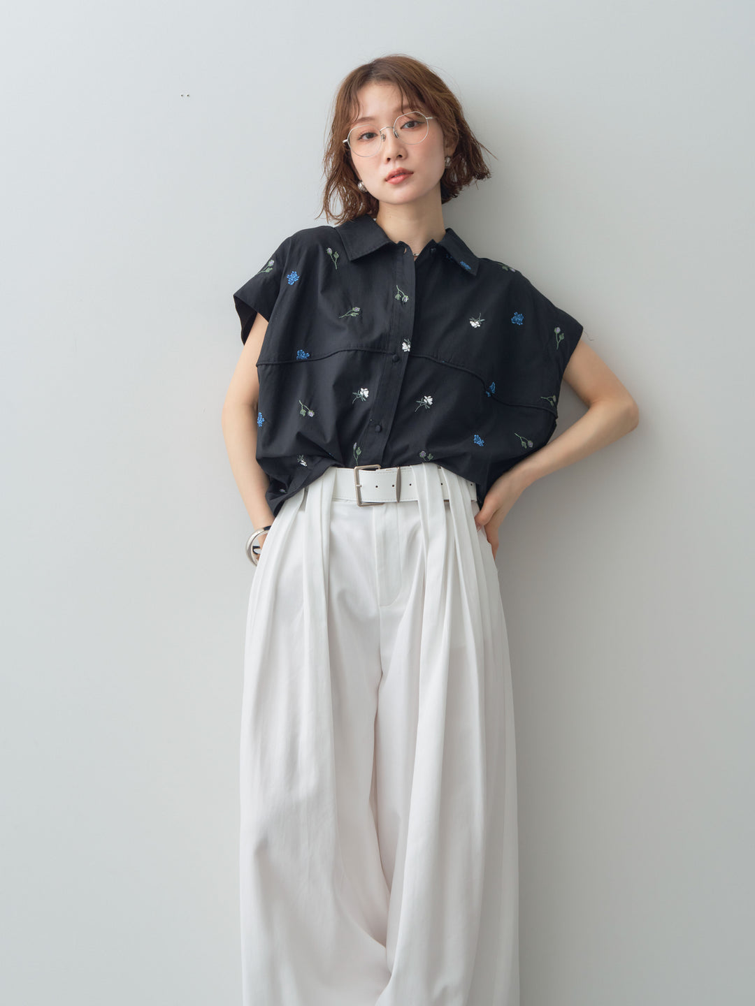 【套裝】花卉刺繡燈籠無袖襯衫+腰帶設計環扣闊腿褲（兩件套）