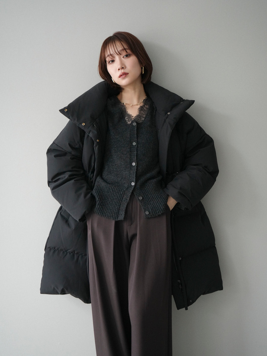 [20%オフ]スタンドカラーウエストベルトミドルダウンコート/black