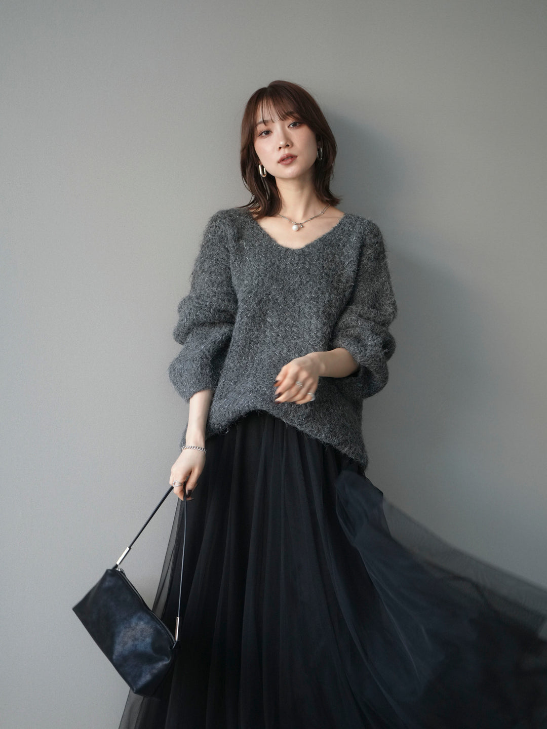 [予約]ウールタッチラメミックスヤーンVネックニットプルオーバー/charcoal