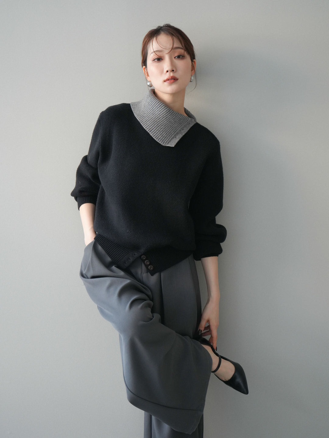 [予約]デザインネックバイカラーニットプルオーバー/black