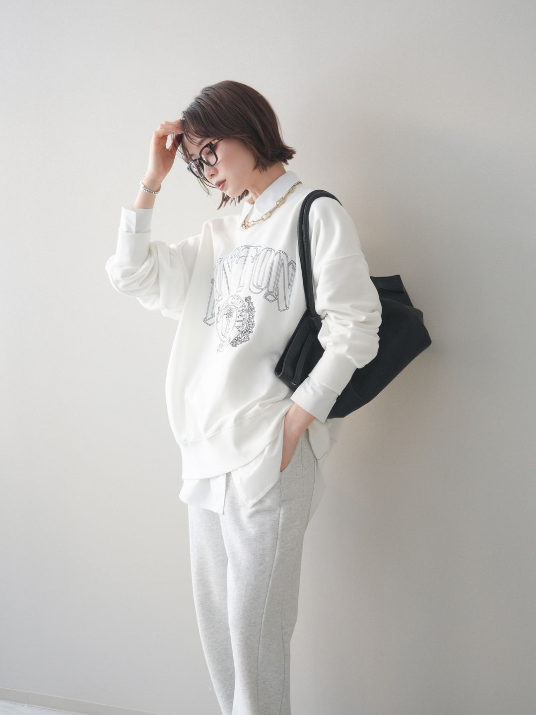 [予約]カレッジロゴ刺繍BIGスウェットプルオーバー/offwhite