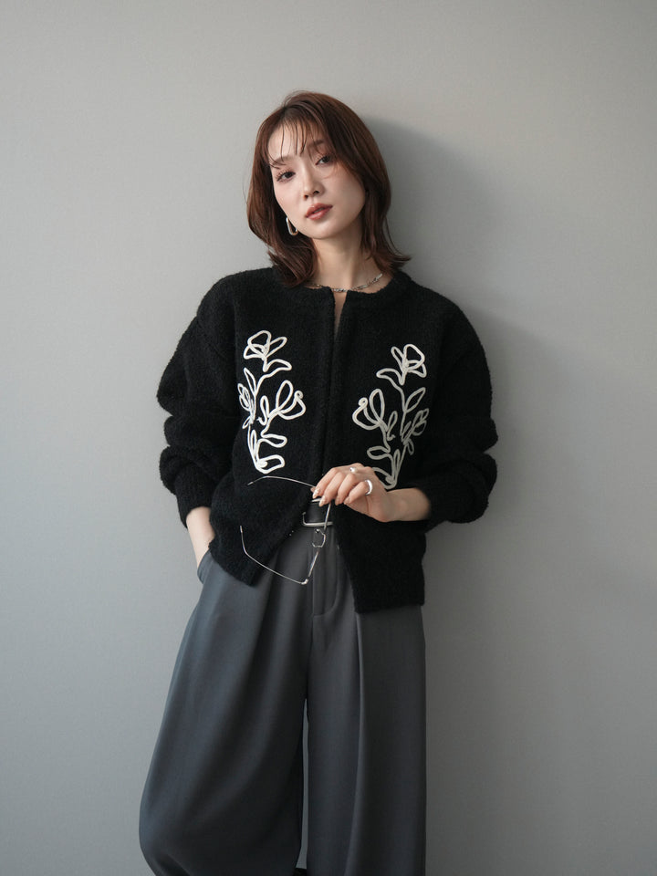 [予約]テープ刺繍ホック開きブークレニットカーディガン/black