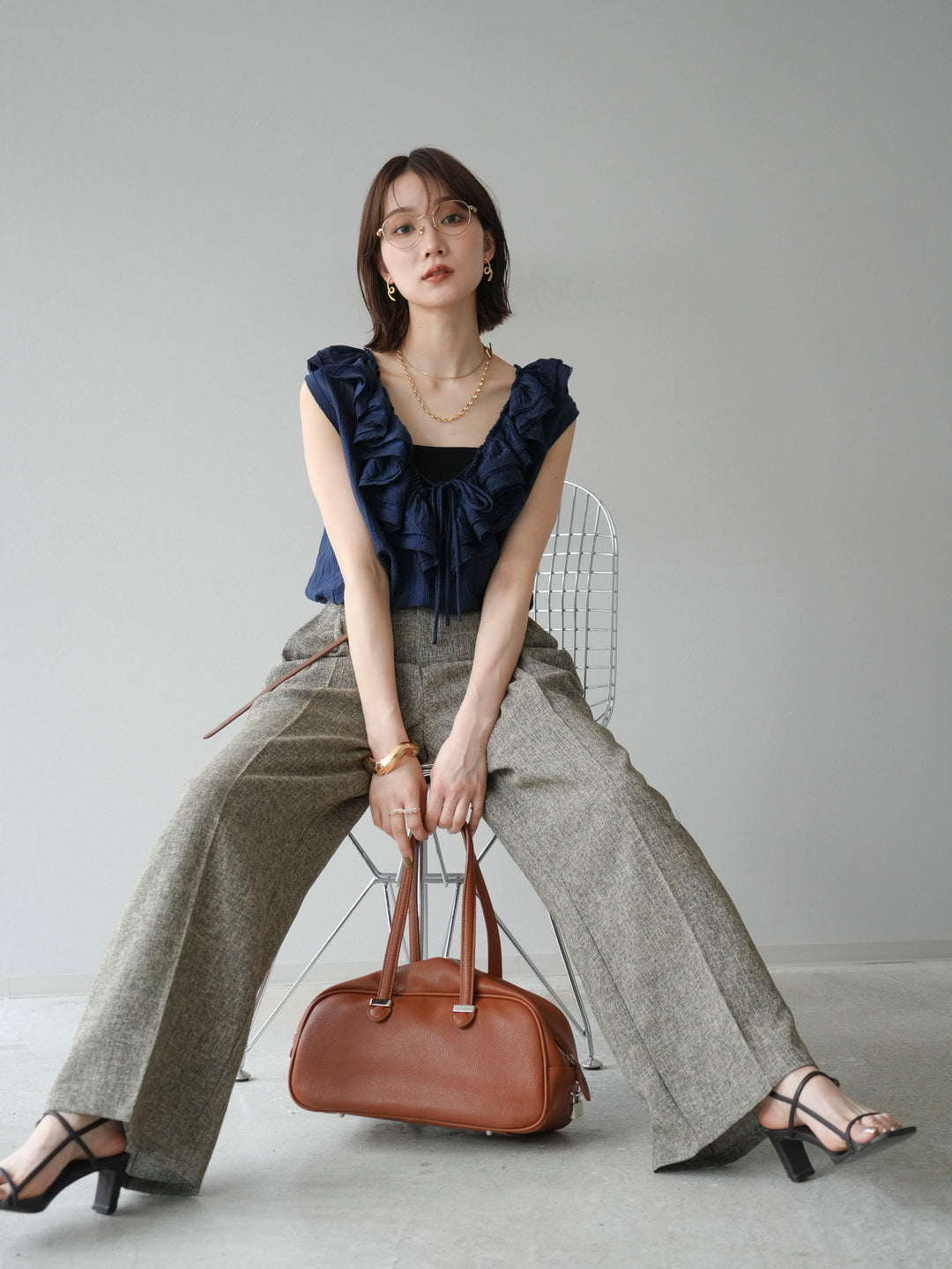 [予約]ワッシャーラッフルノースリーブブラウス/ネイビー