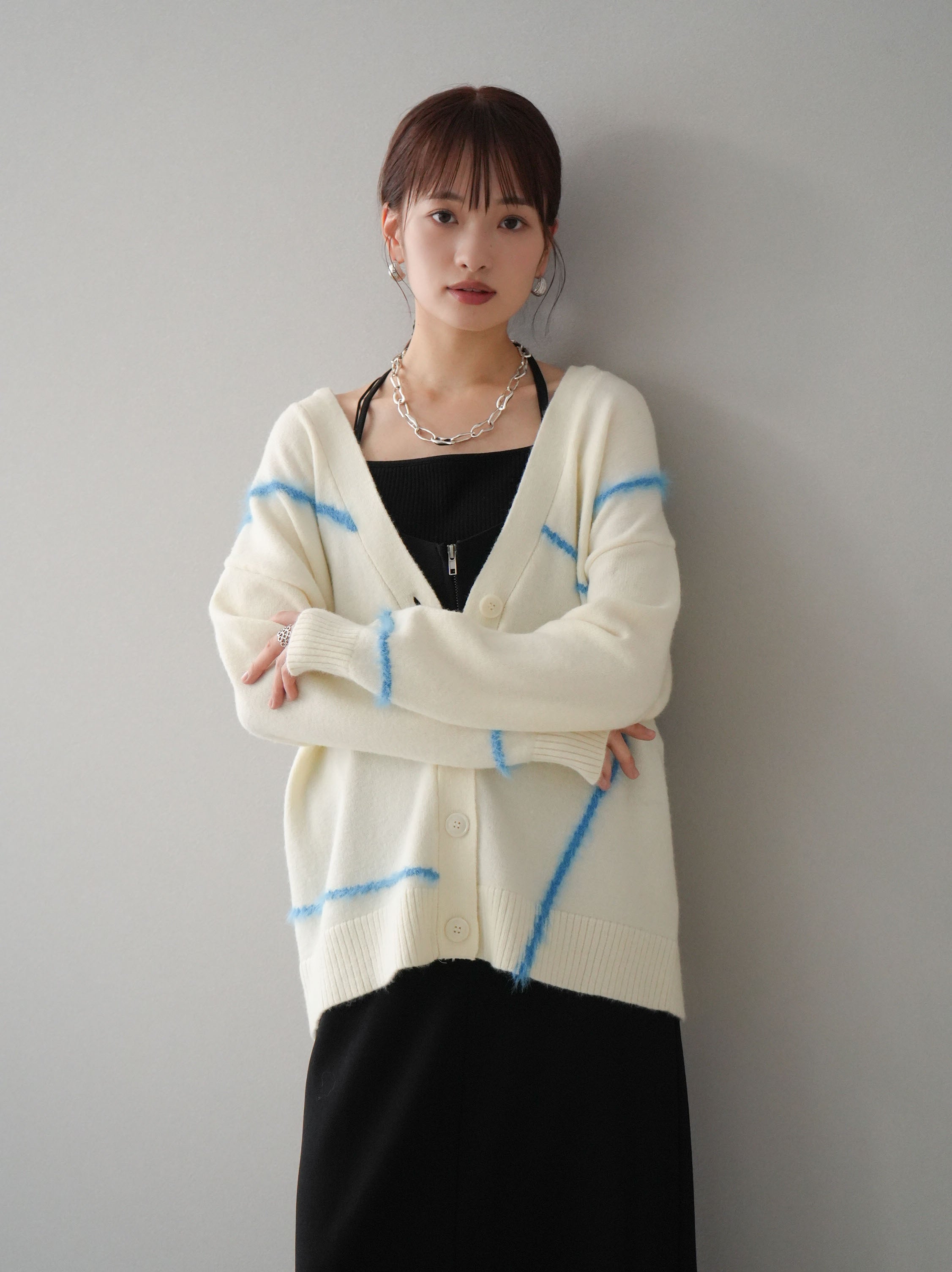予約]ラインシャギーニットカーディガン/アイボリー – Lumier
