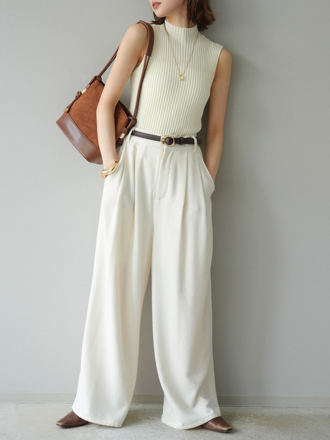 [予約]ボトルネックワッフル編みノースリーブニットトップス/オフホワイト