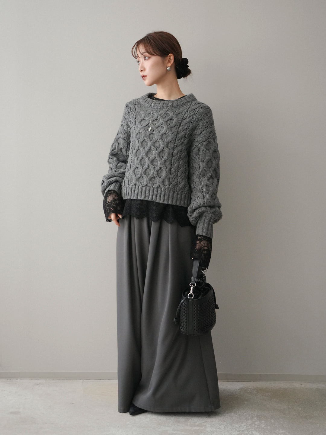 [SET]バルキーケーブルクロップドニットプルオーバー+テープベルトタックバギーパンツ(2set)