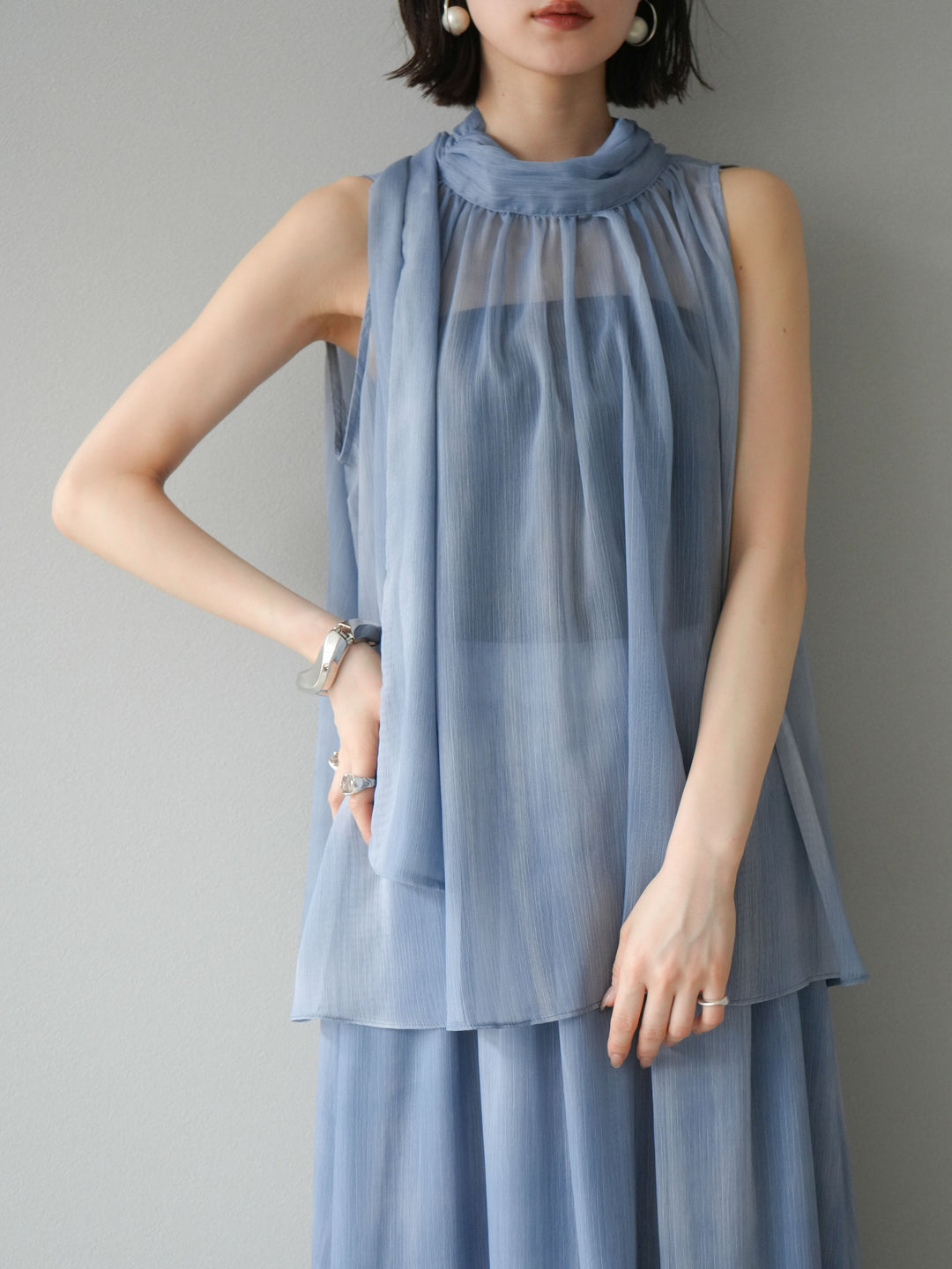 [SET]ニュアンスシアーホルターネックブラウス+ニュアンスシアーフレアスカート(2set)