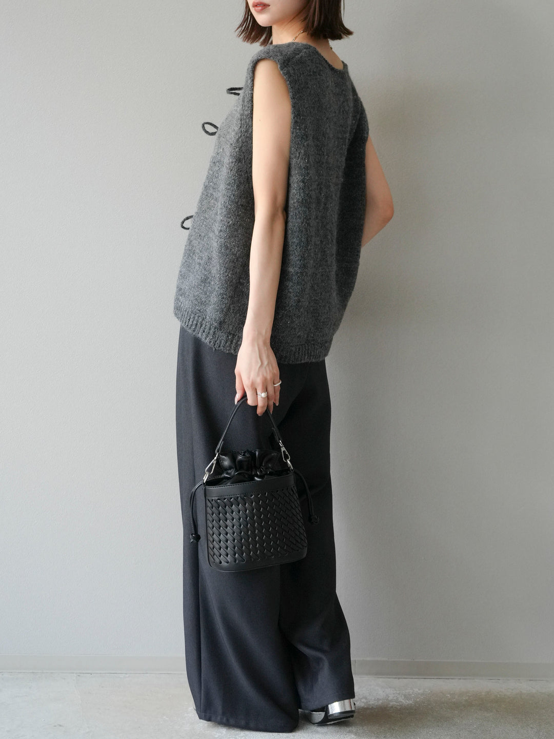 [予約]レザーパイピングタックワイドパンツ/グレー