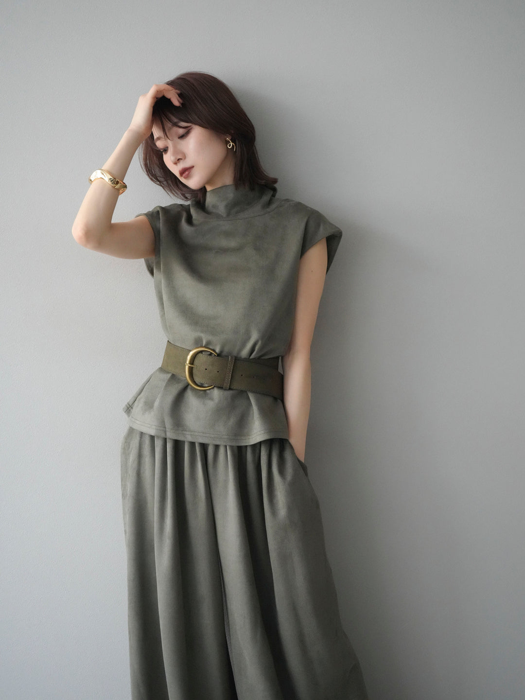 [SET]ベルト付スエードハイネックプルオーバー＆ワイドパンツSET UP