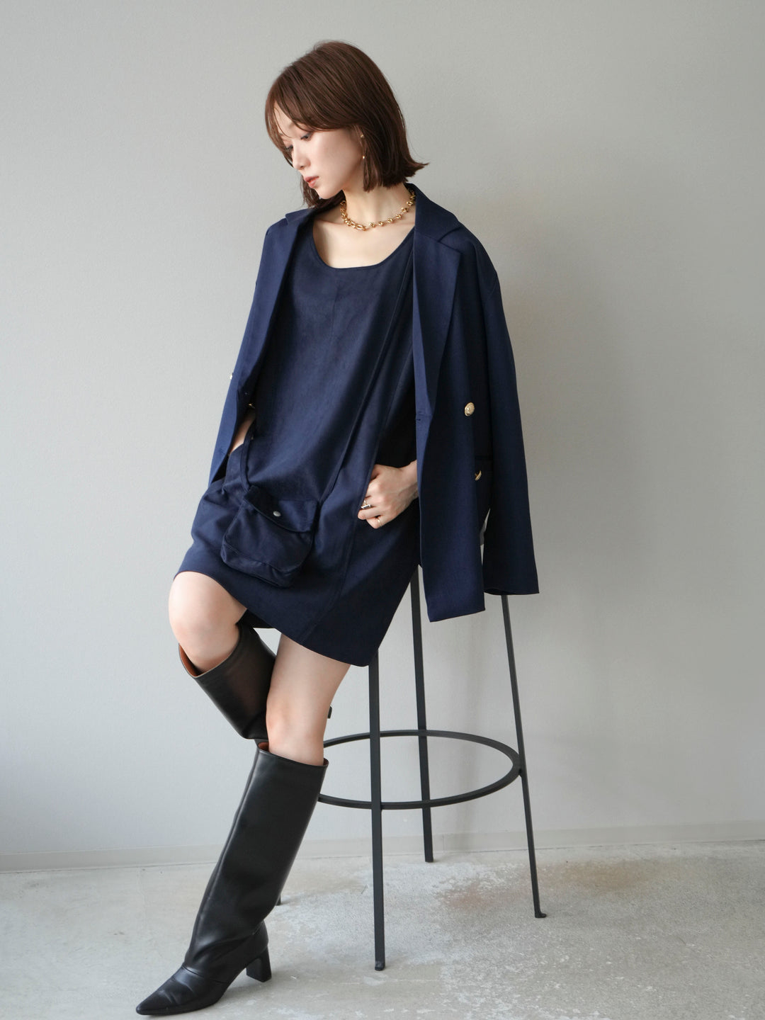 [SET]ゴールドボタンツイルダブルテーラードジャケット+ショルダーポーチ付スウェードミニワンピース(2set)