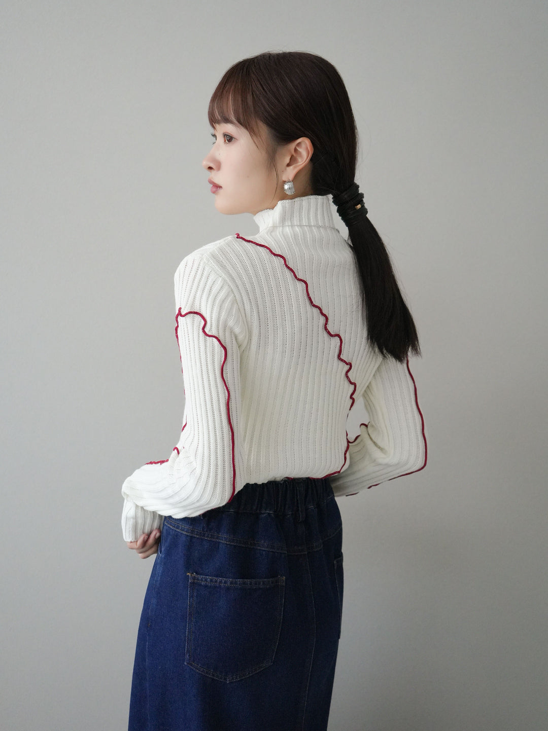 【預購】色彩協調柔和高領針織上衣/象牙色