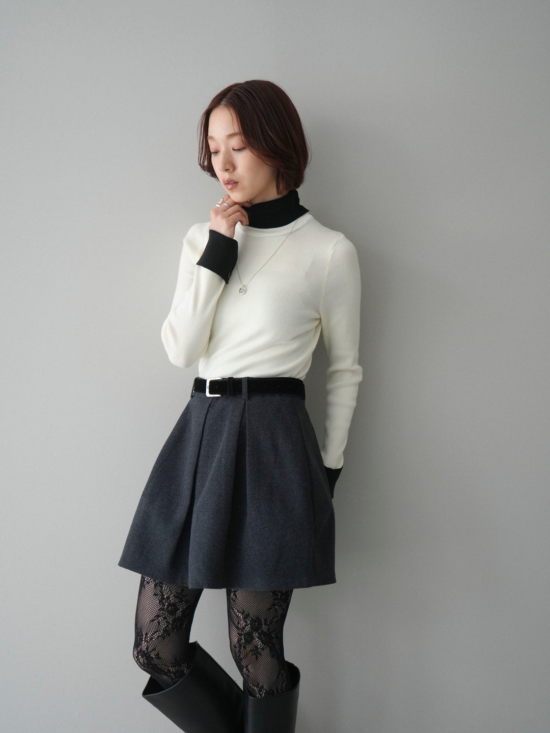 [予約]バイカラーレイヤードデザインタートルニットトップス/offwhite