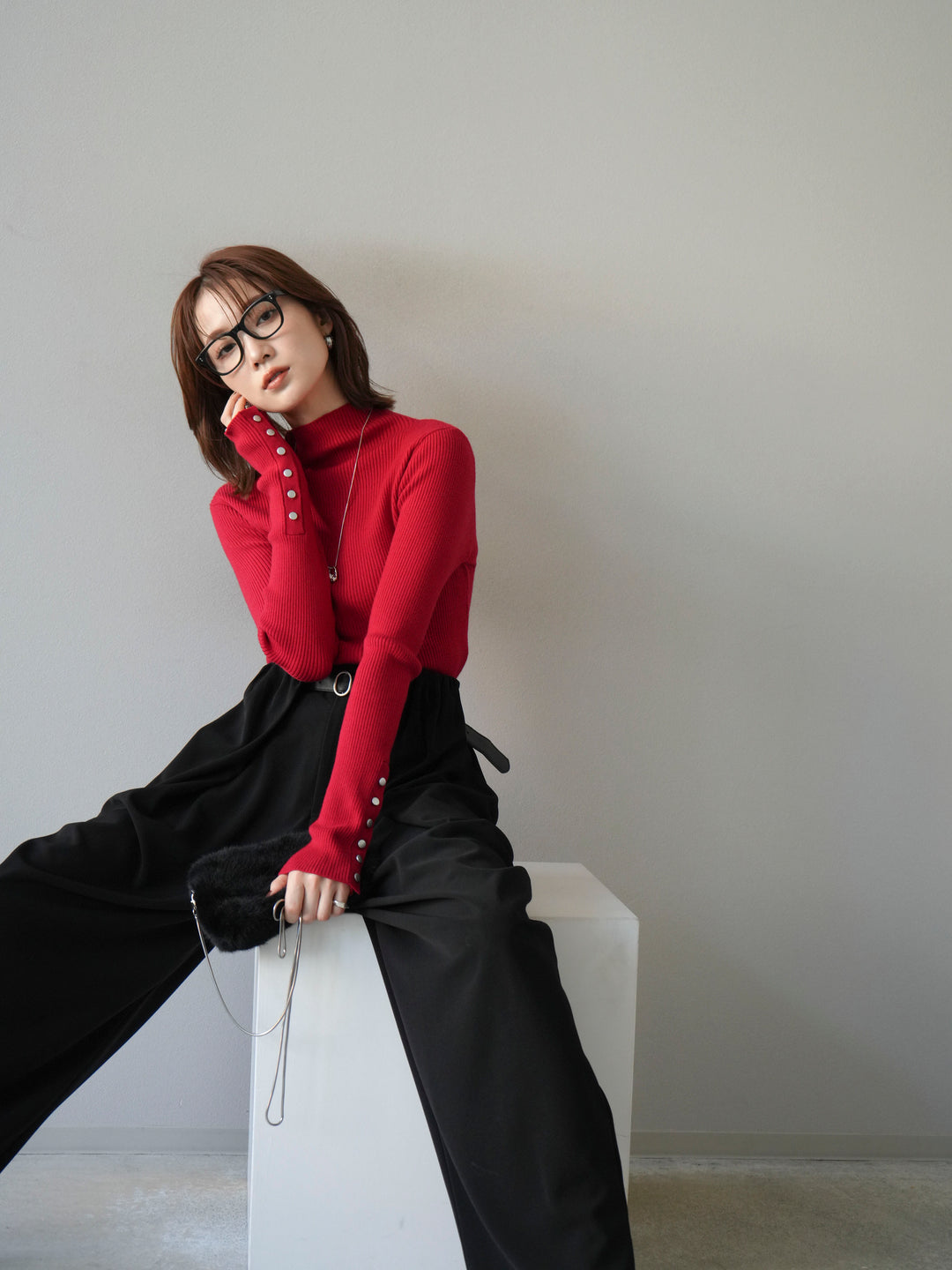 [予約]袖ボタンボトルネックリブニットトップス/レッド