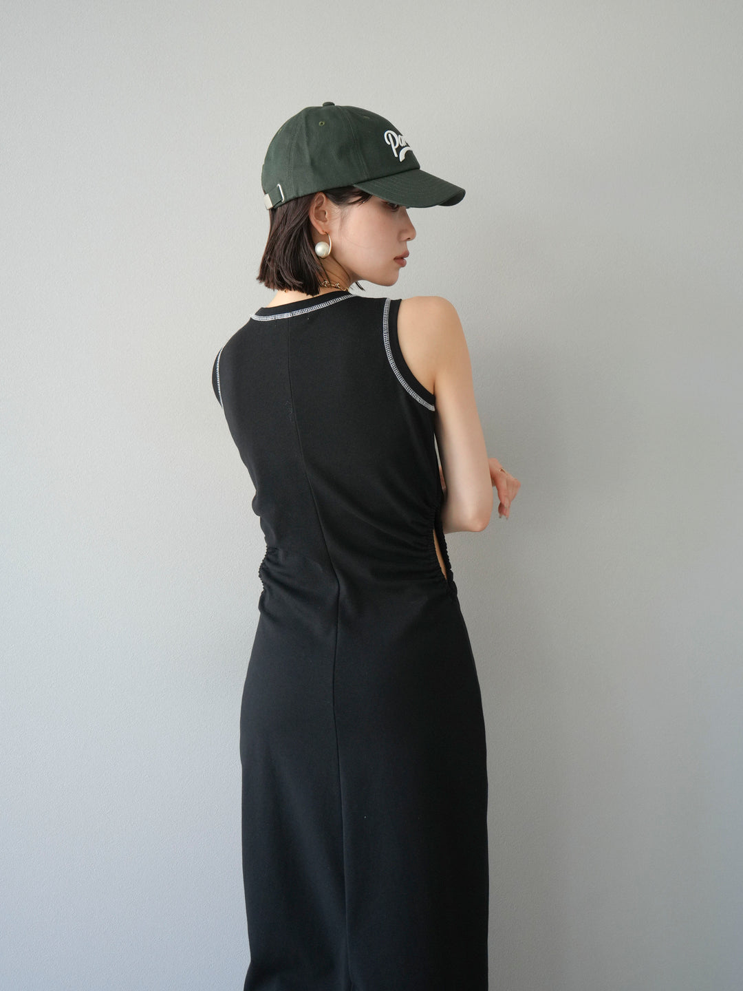 [予約]ウエストオープンステッチカットワンピース/ブラック