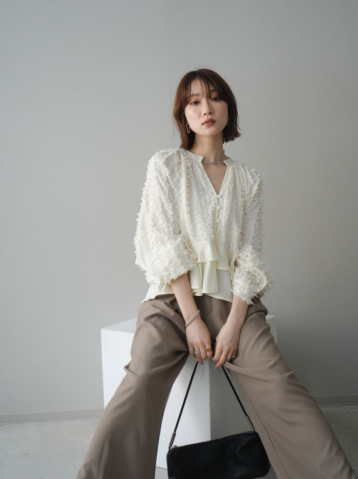 [予約]ジャガードぺプラムフリルブラウス/ivory