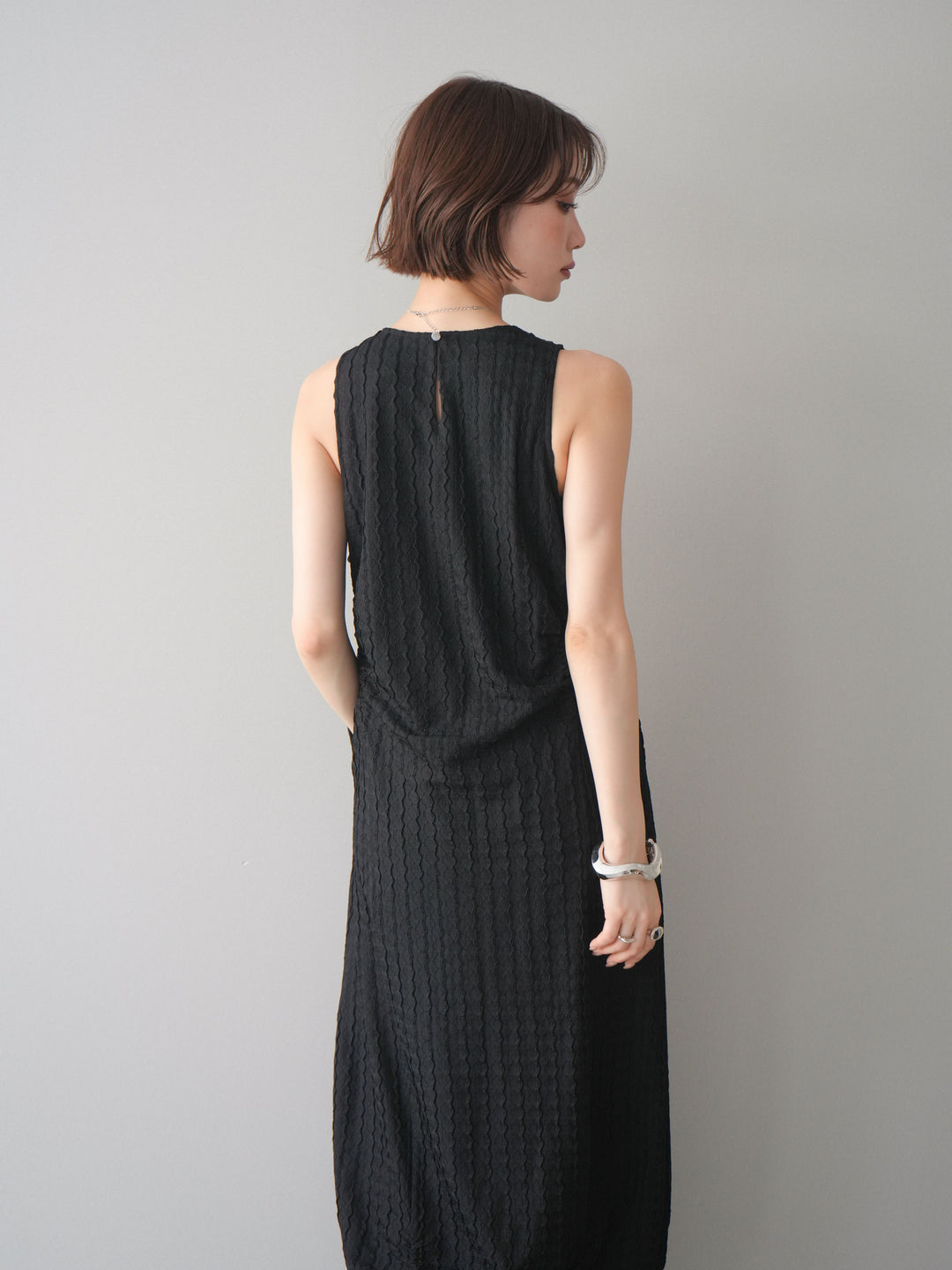 [予約]シャーリングジャガードノースリーブワンピース/black