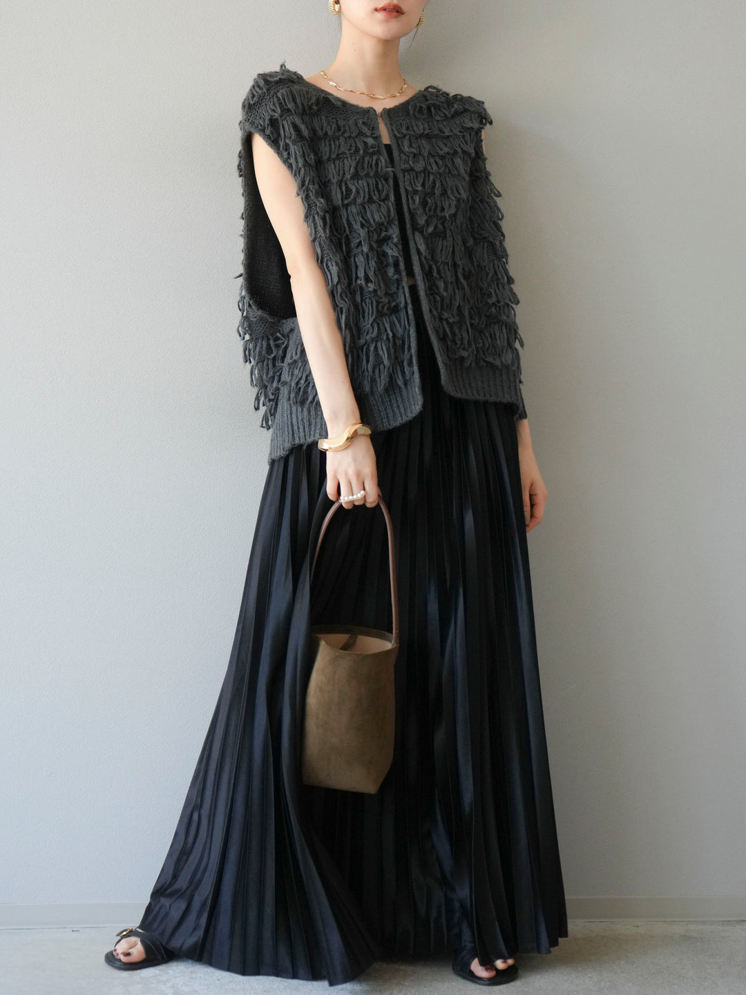 [予約]ループデザインベスト/チャコール