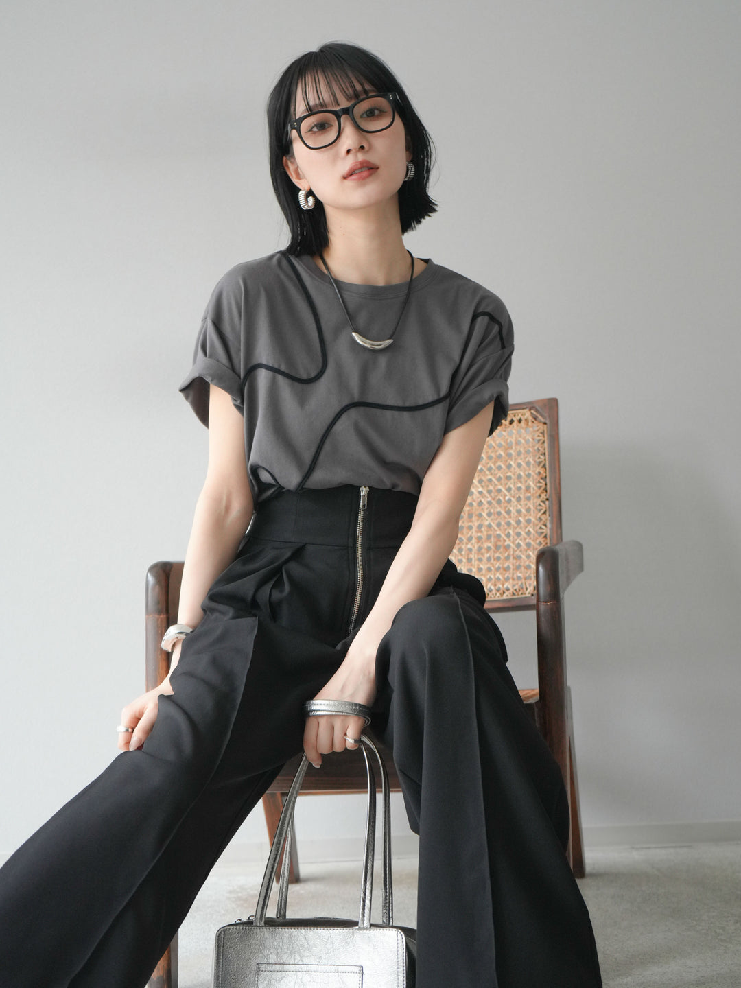 [予約]コード刺繍ルーズTシャツ/チャコール