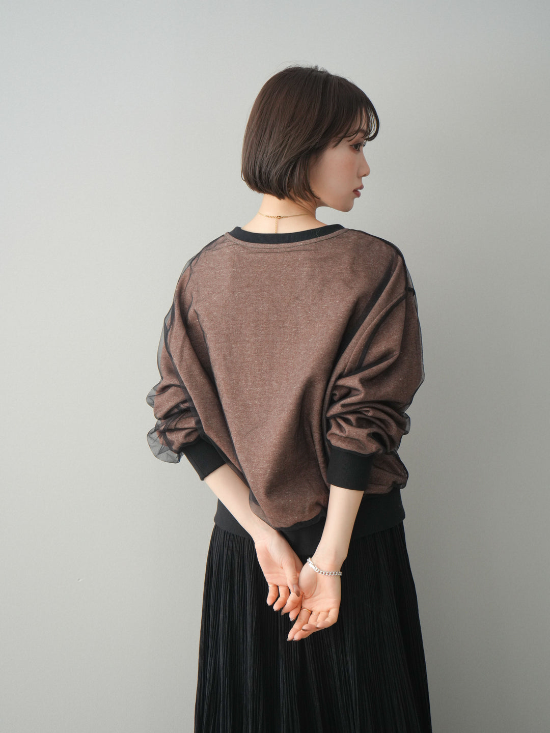 [予約]チュールレイヤードロゴスエットプルオーバー/brown