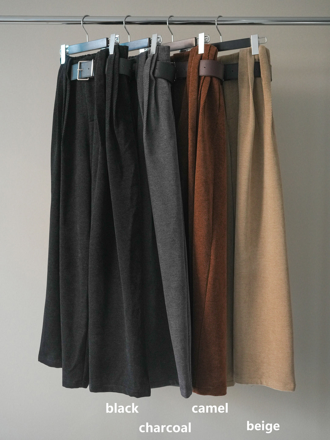 [SET]ソフトタッチ求心柄ニットプルオーバー+ベルトデザインループコールテンワイドパンツ(ベルト付き)(2set)