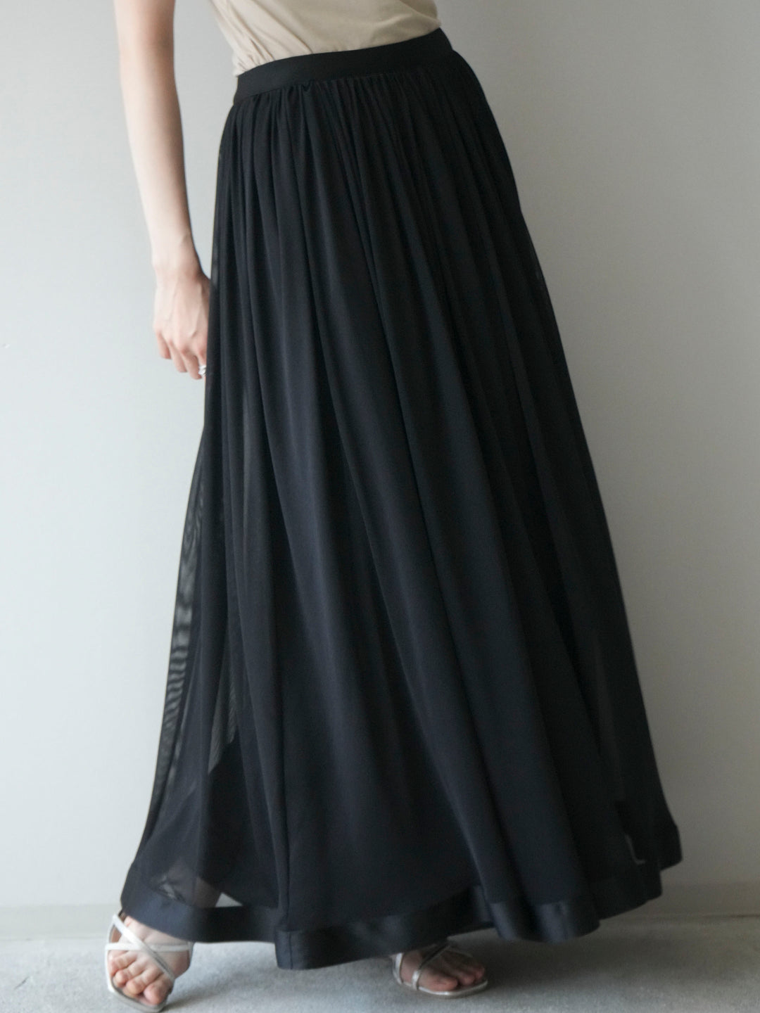 [予約]サテンヘムシアーフレアスカート/black