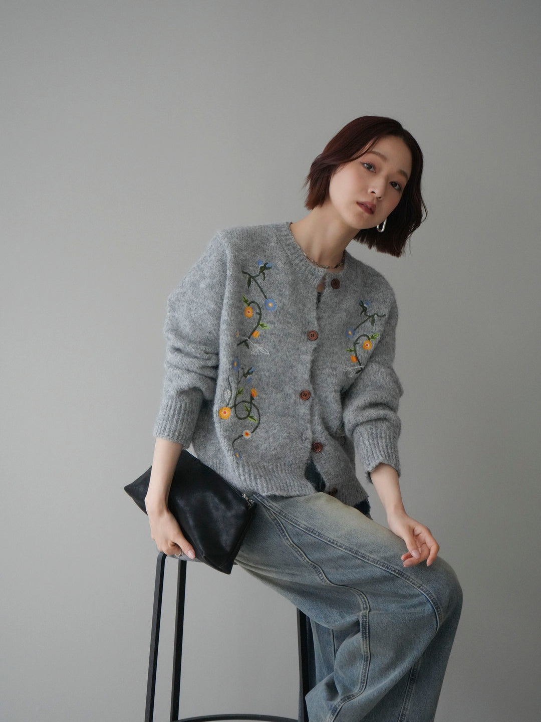 【預購】花朵刺繡針織開襟衫 / 灰色