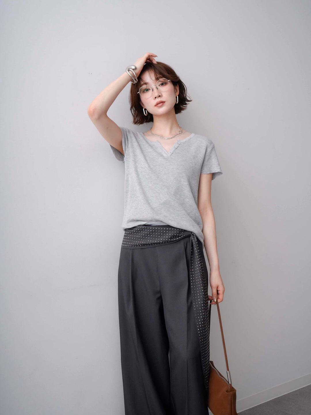 [SET]チュールレーヤードヘンリーフレンチニットトップス+ビジューベルトタックワイドパンツ(2set)