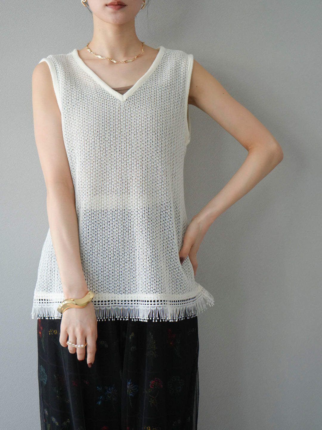 [予約]裾フリンジVネックニットタンクトップアンサンブル/オフ