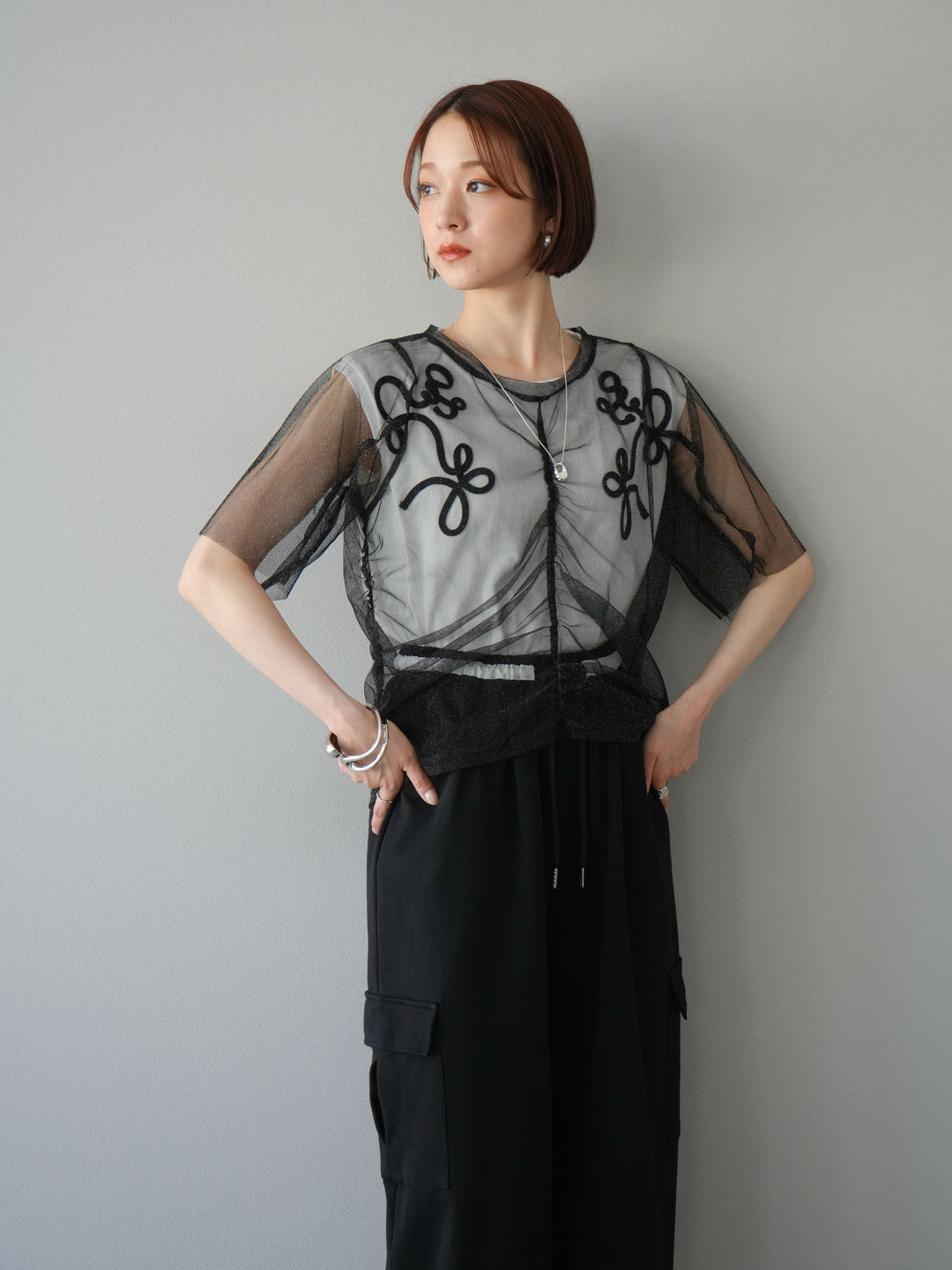 [SET]ラメチュールシャーリングプルオーバー+コード刺繍フレンチスリーブTシャツ(2set)