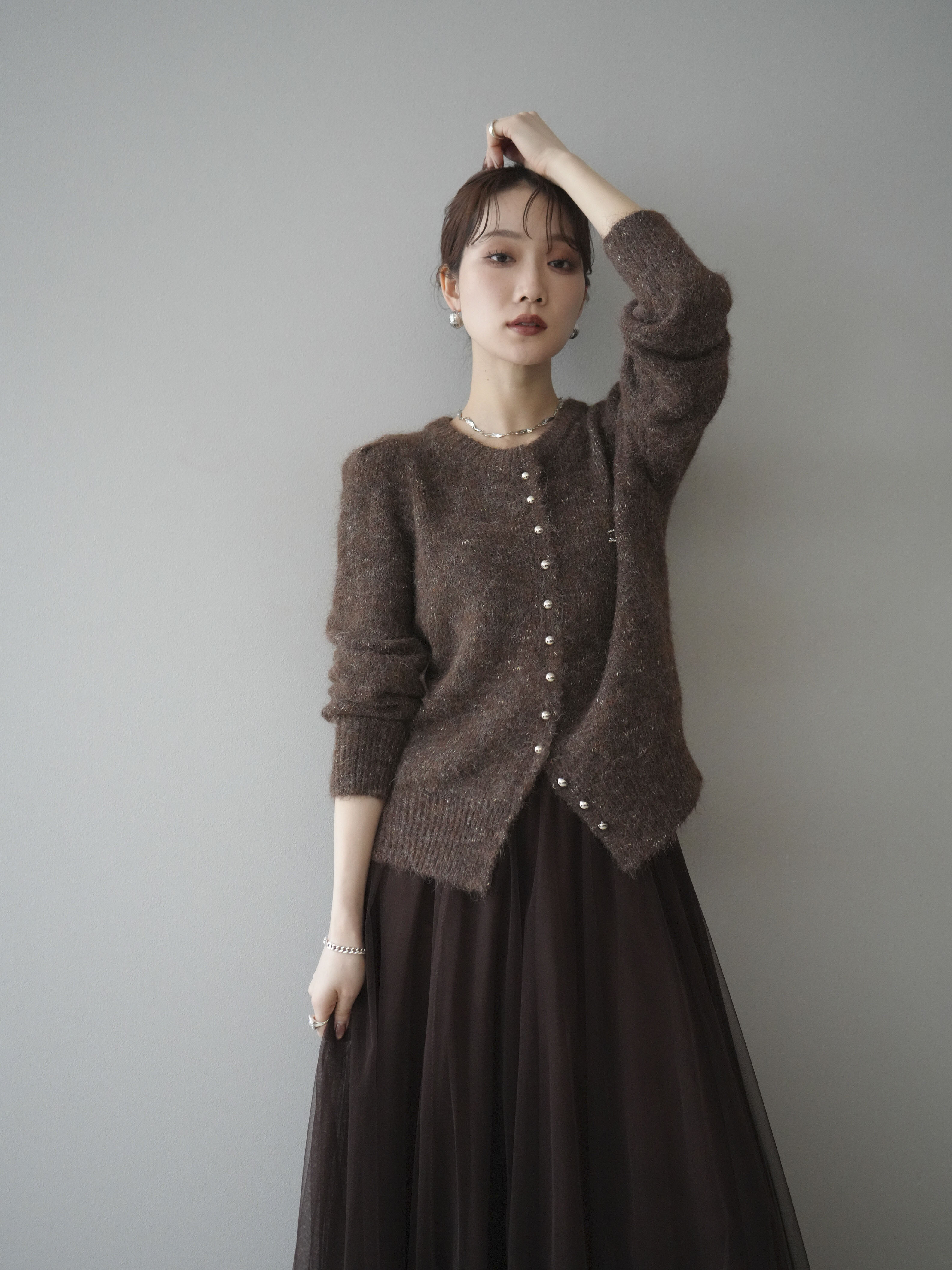 予約]ブローチ付silverボタンミックスニットカーディガン/brown – Lumier
