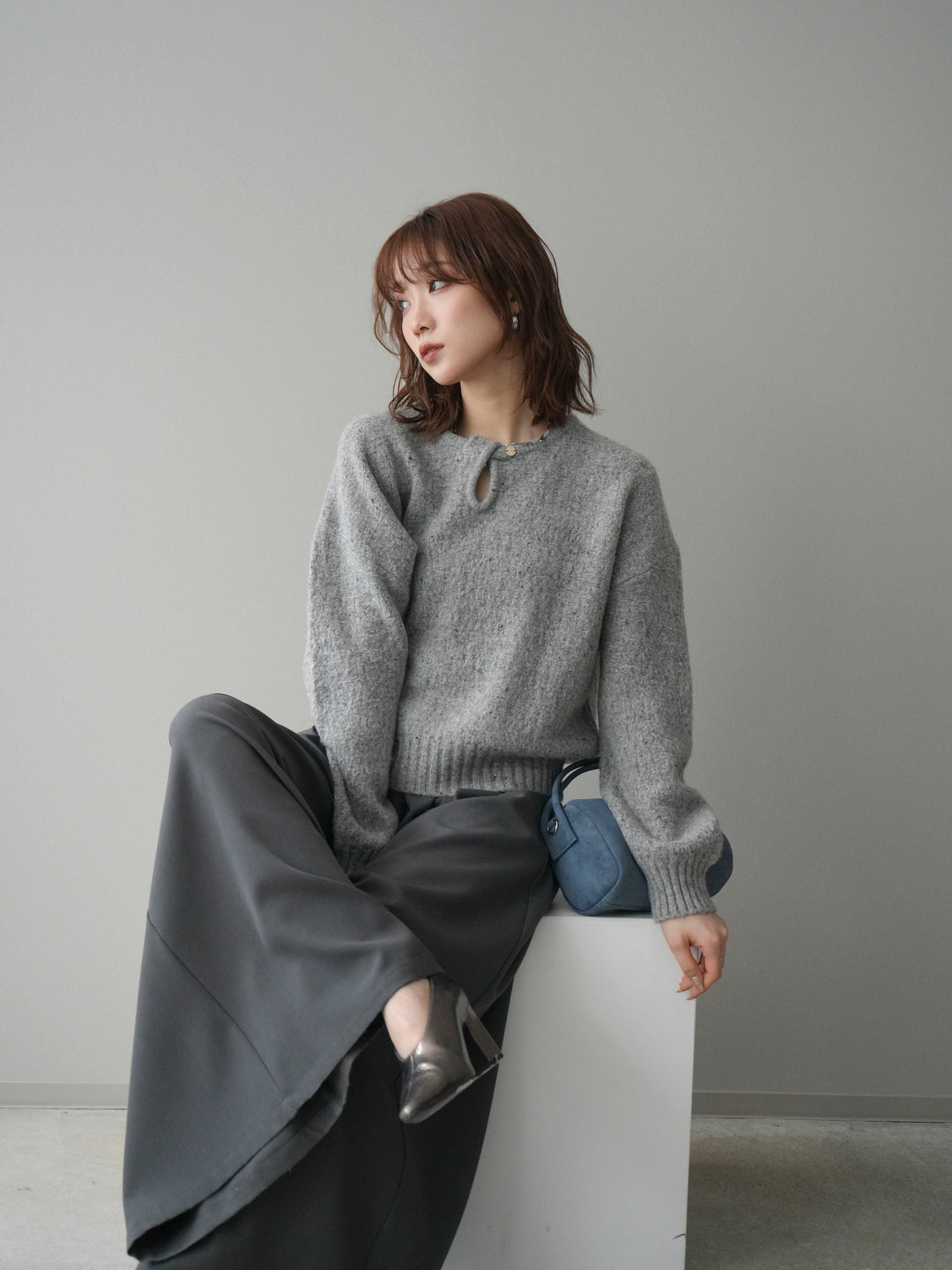 [SET]ツイストネックラメネップヤーンニットプルオーバー+テープベルトタックバギーパンツ(2set)