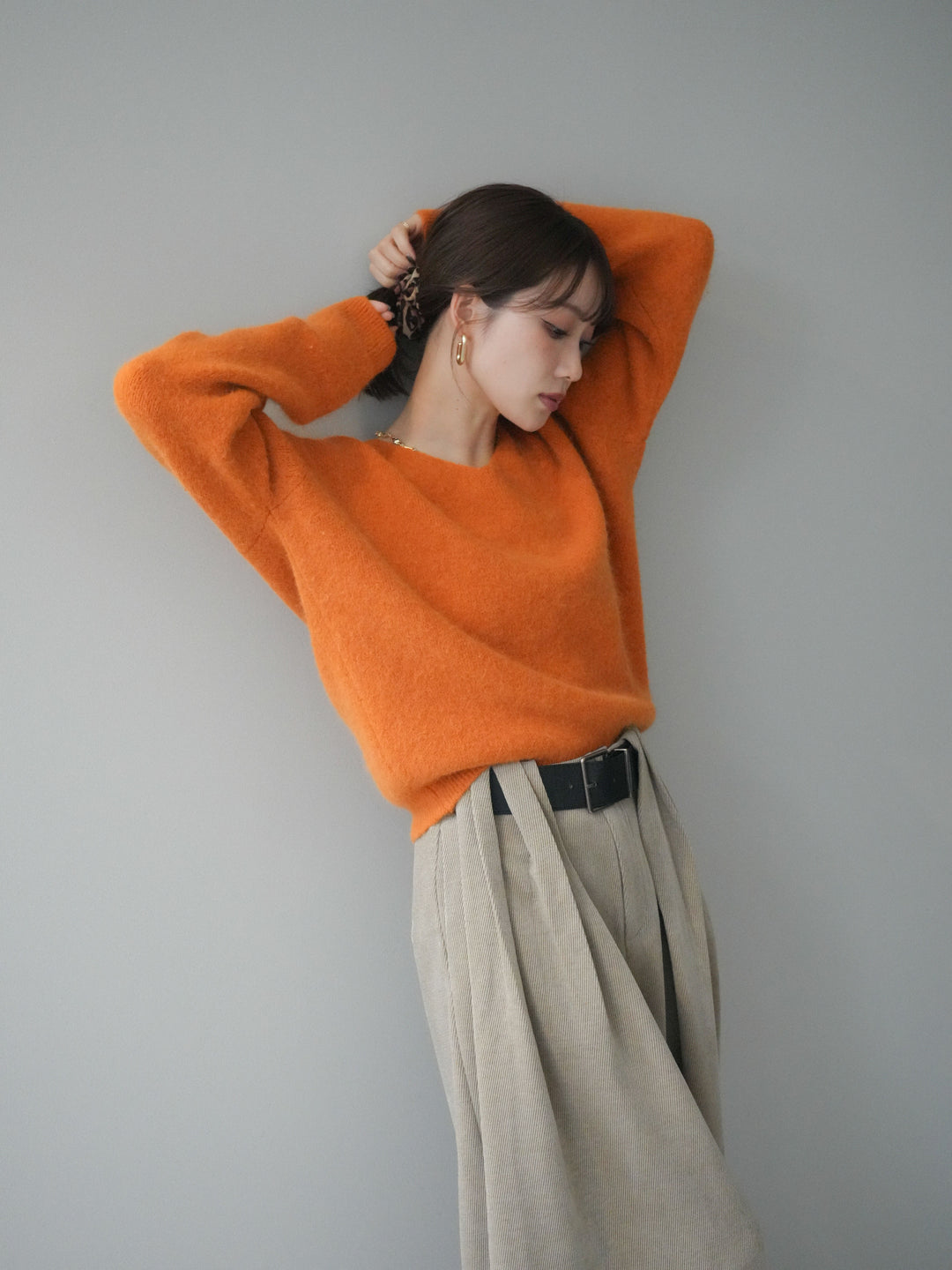 [予約]シュシュ付きアンゴラタッチVネックニットプルオーバー/orange