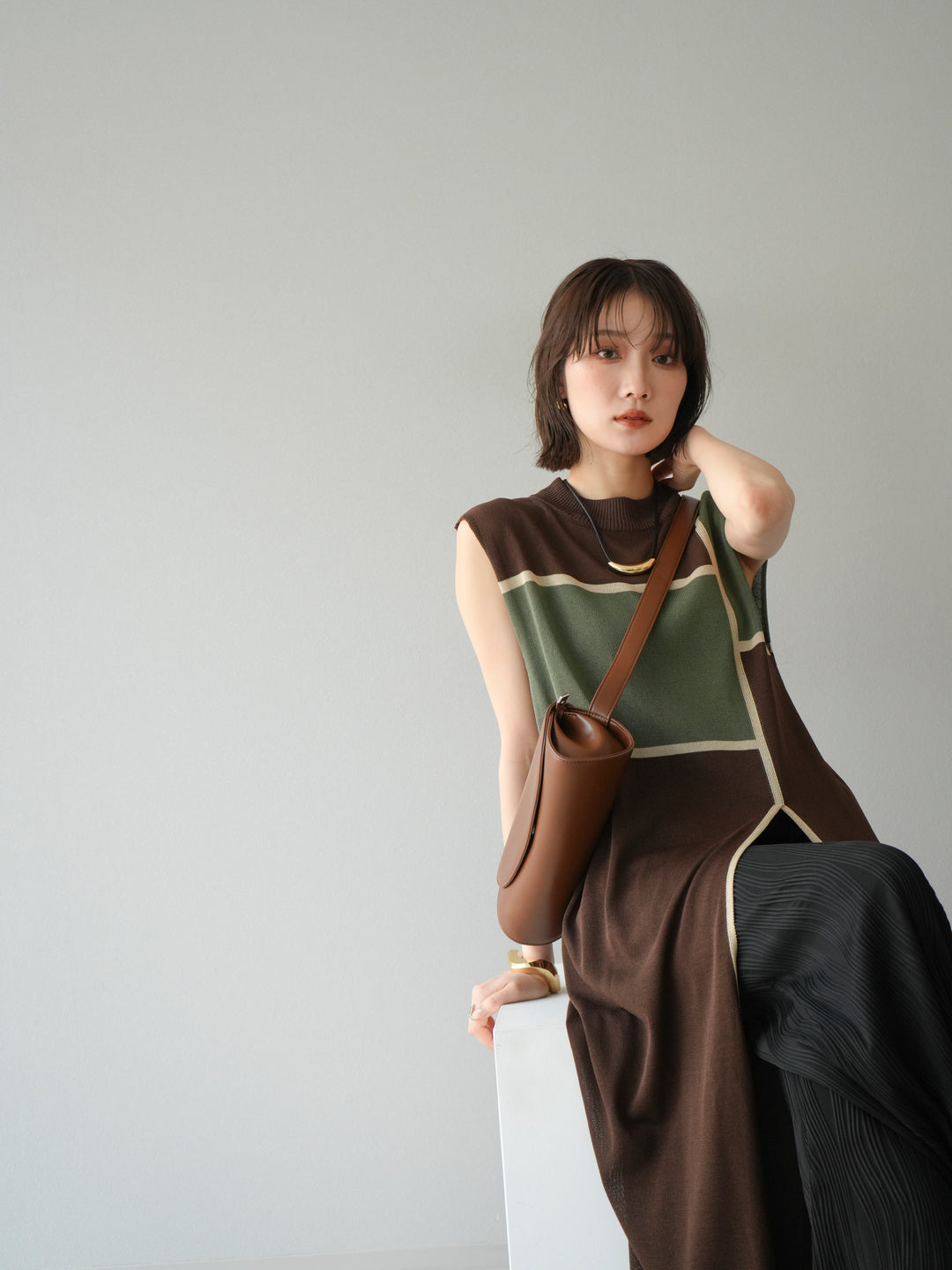 [SET] 配色開衩針織洋裝 + 波浪滾邊休閒褲 (2件套)