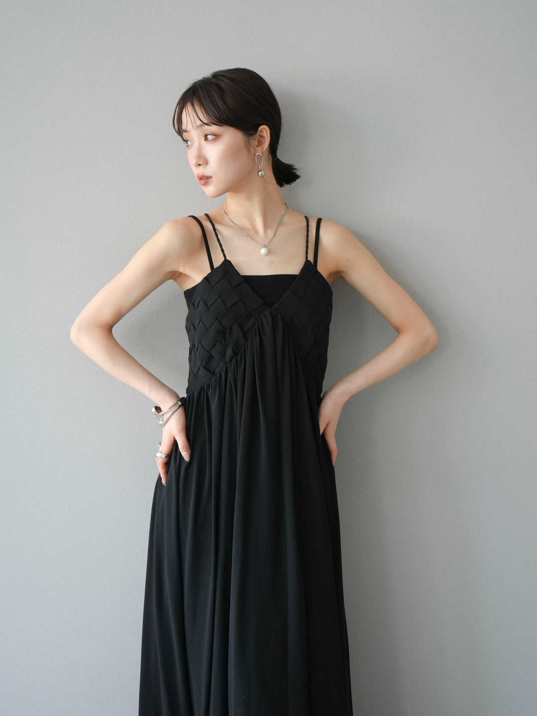 [SET]編み込みデザインシフォンワンピース+カップ付テレコリブベアキャミソール(2set)