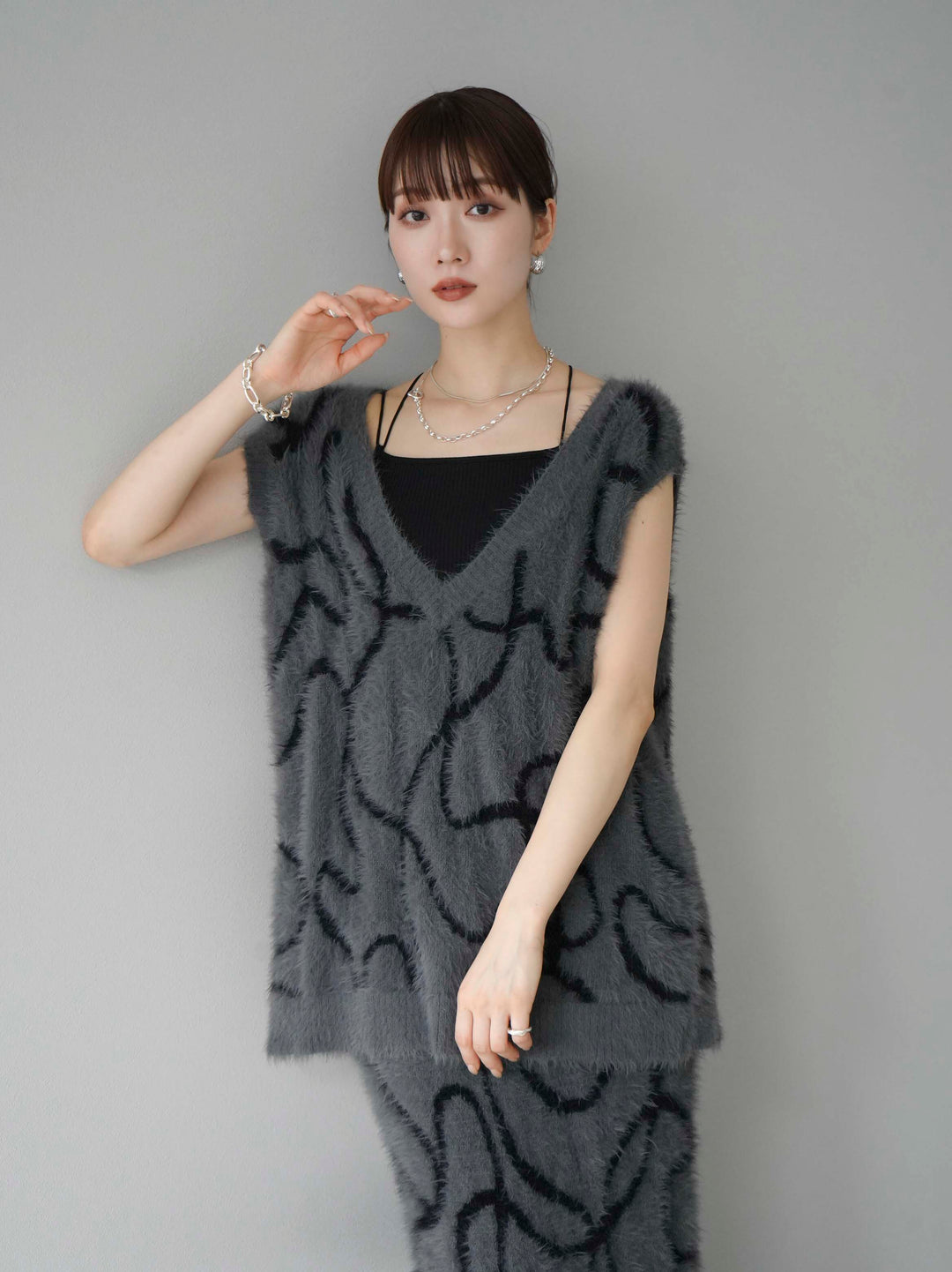 [SET] 線狀毛絨針織背心 + 線狀毛絨針織裙 (2套)