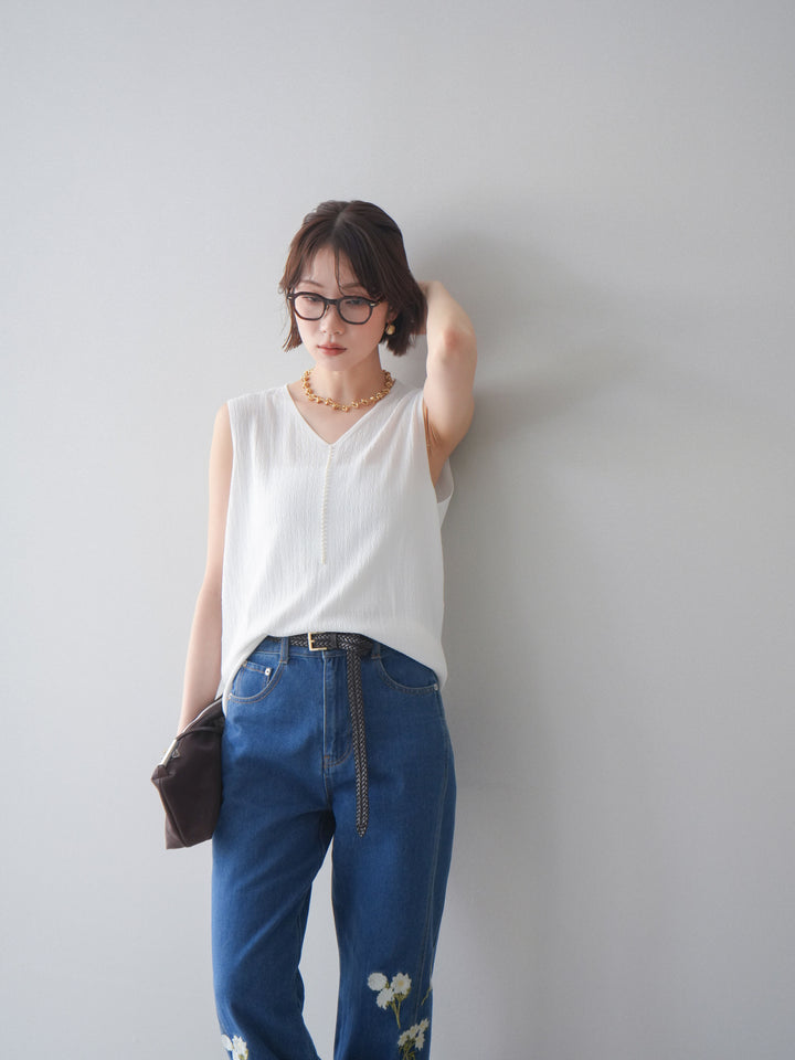 【預購】珍珠圖案V領針織上衣/白色