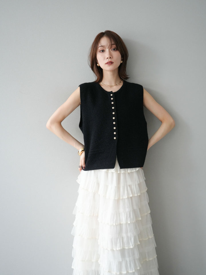 [予約]ゴールドボタンコンパクトニットベスト/ブラック
