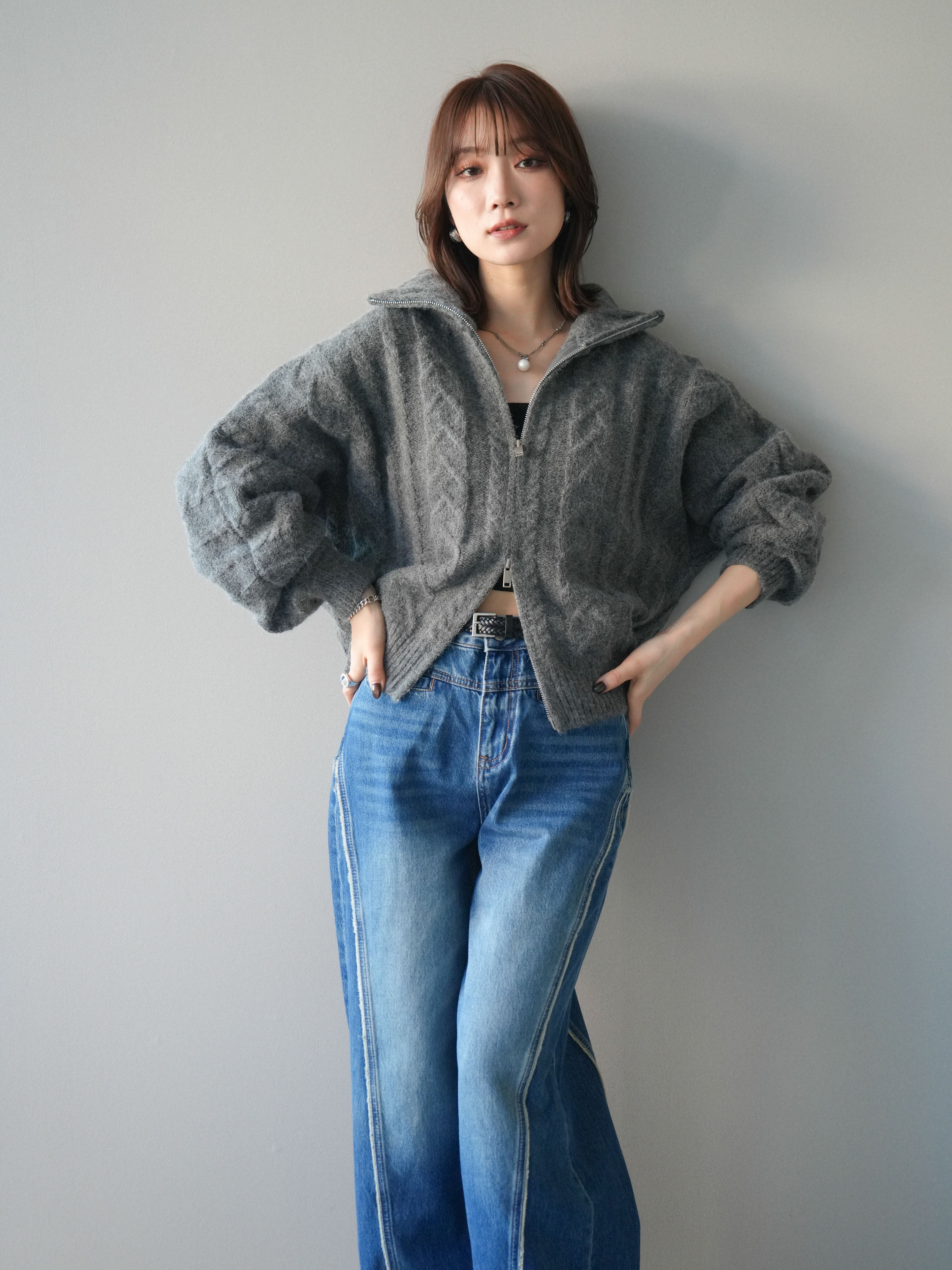 予約]ケーブル編みハイネックZIPニットカーディガン/gray – Lumier